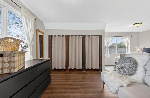 Hough House | Warm and Inviting 3BR Craftsman with Big Kitchen