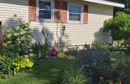 Green Creek House | Warm and modern vacation home, great for single or multi family