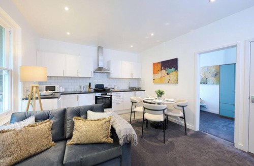 Bedford Apartment | Warm, Bright & Practical: Central Bedford 2BR…