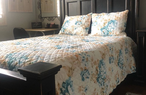 Baldwin Park House | Warm, charming 1 private bedroom in condo Baldwinpark