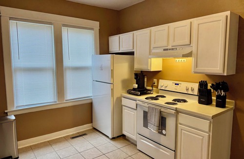 Summit - University House | Warm & Inviting Fresh 2BR With All Essentials Central St.Paul Stay