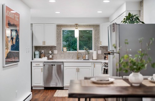 Berkley Apartment | Warm Mid-Mod Denver Apt w/King Bed & Luxe Bedding and Private Office