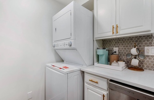 Berkley Apartment | Warm Mid-Mod Denver Apt w/King Bed & Luxe Bedding and Private Office