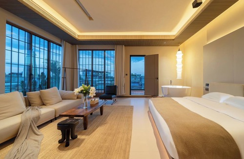Dujiangyan Hotel | Warm Shore