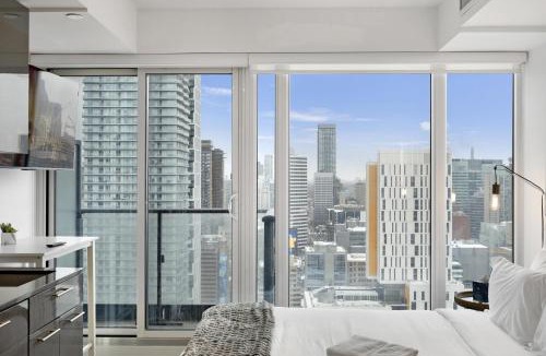 Garden District Apartment | Warm Studio Hideaway - Queen & Sofa Bed