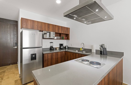 Playa Paraiso Apartment | Warm Tropical 2BR | Private Jacuzzi & Patio By Casago