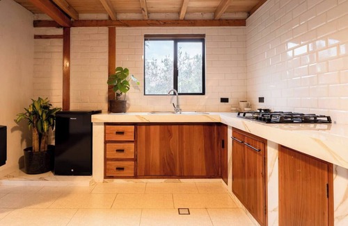 Guaranda Ski Chalet | Warmi Modern Luxury House with Mountain View