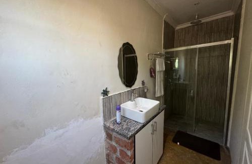 Central House | Warthog House-cozy country house, 3 Bed