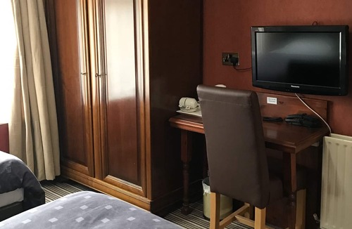 Tolworth Cabin | Warwick Lodge