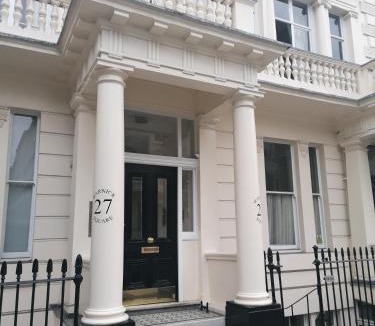 Warwick Apartment | Warwick Square