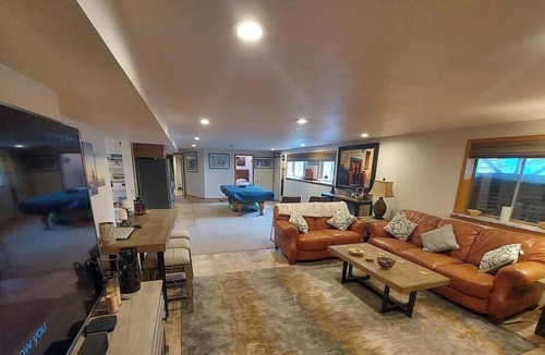 Woodland Estates House | Wasatch Front Mtn Ski Guest Suite-4 Beds, 3 Rms