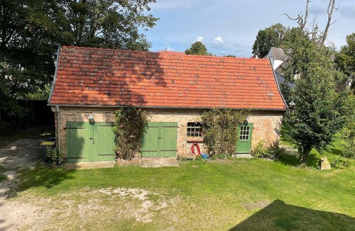 Dummerstorf House | Wash house