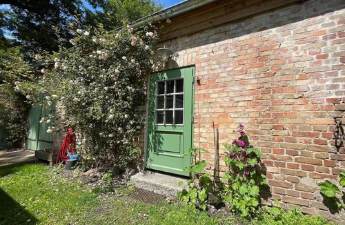 Dummerstorf House | Wash house