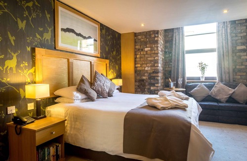 Stainburn Hotel | Washington Central Hotel and Sleepwell Inn