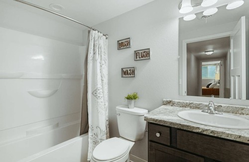 Plover House | Washington Manor Room #11