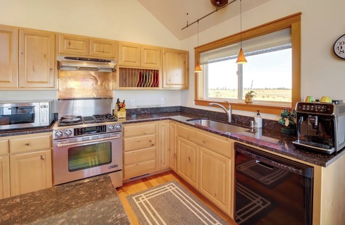 Brewster House | Washington Mountain Getaway w/ Game Room, Sauna