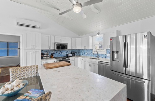 Cooper Jack Bay Settlement Villa | Waterfront 3BR Villa w/Pool, Parking & Private Patio