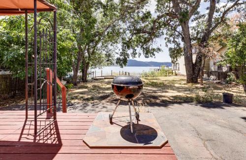 Clearlake House | Watefront Getaway w/Mtn Views & Dock in Clearlake