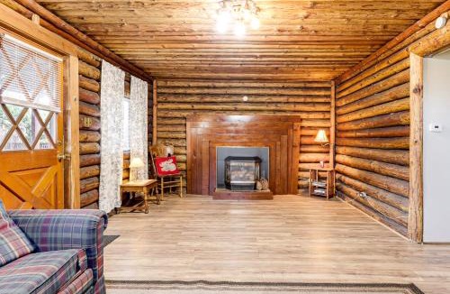 Clearlake House | Watefront Getaway w/Mtn Views & Dock in Clearlake