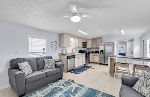 Sexton Cove Estates House | Water front 2-bedroom home in Key Largo with AC, WiFi
