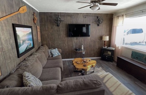 Harwich Cottage | WATER FRONT & BACK 4 SEASON GETAWAY AT THE BAY. Relax with family & friends.