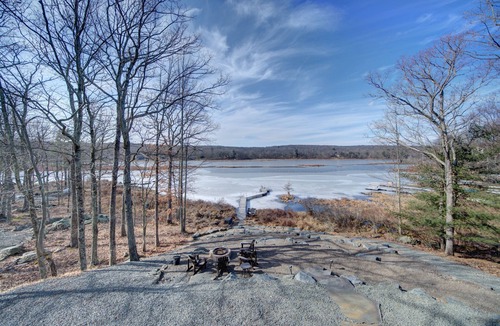 Rowland House | Water front boating, fishing, swimming, ski, golf, horseride, hike & more!