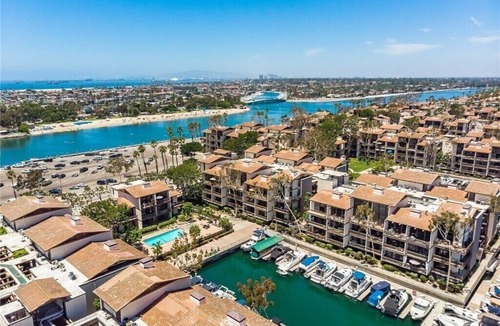 Harbor Apartment | Water Front
