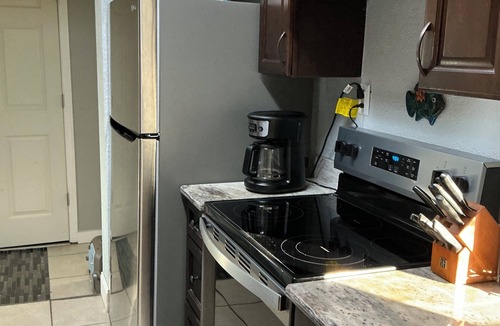 Hudson House | Water front, with 2 kayaks . Mobility & pet friendly: no step, one level house.