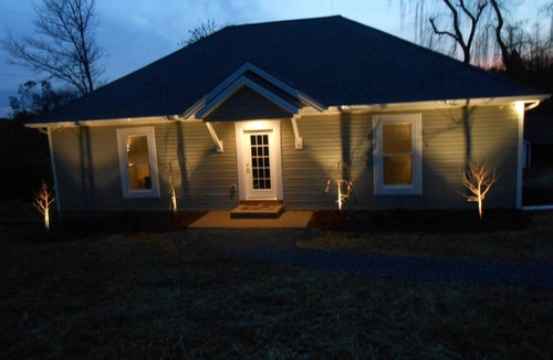 Harrisonburg Apartment | Water Lily Studio - By the Side Of the Road Inn and Cottages
