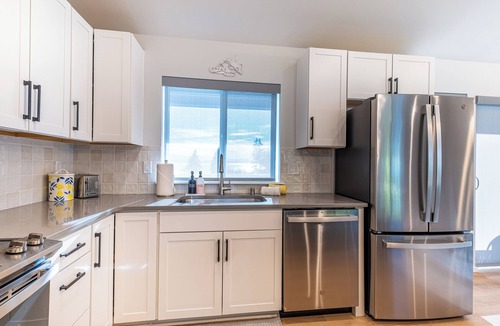 Freeland House | Water & Mountain Views: Escape to Whidbey Island!