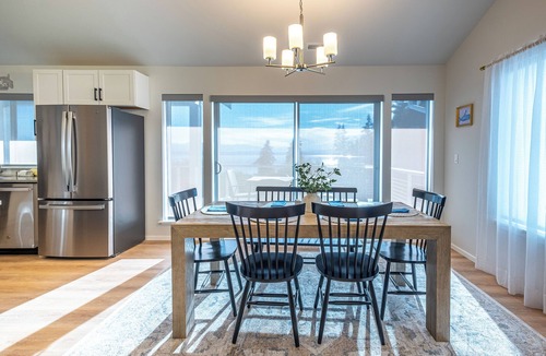 Freeland House | Water & Mountain Views: Escape to Whidbey Island!