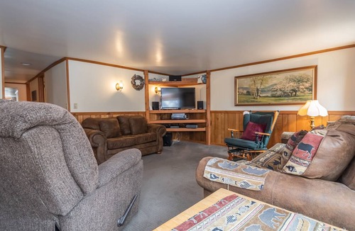 McHenry Cottage | Water's Edge by Taylor Made Deep Creek
