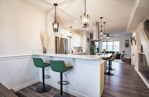 Sylvan Lake House | Water's Edge Escape - Luxury Lakehouse on the Marina