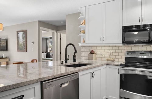 Invermere Apartment | Water`s Edge | Pool | Hot Tub | Pets | Ground LVL