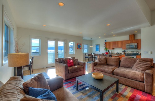 Eastsound Condo | Water view! Luxury Port Suite - walk to cafes, shops, galleries & beaches.