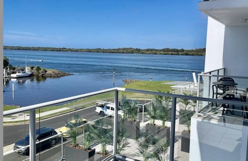 Ballina Apartment | Water View Retreat - FREE WiFi