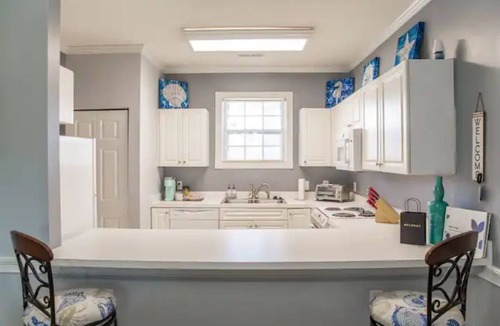 Myrtle Beach Condo | Water View! Serene Myrtle Beach Condo & Breathtaking View, King Suite, 3 Pools