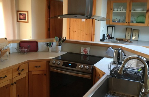 Langley House | Water View-Tranquil 3-bedroom house in Langley with private neighborhood beach
