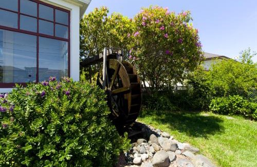Eureka House | Water Wheel Victorian