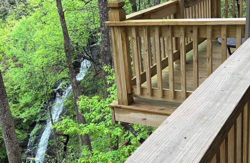 Jasper Cabin | Waterfall Overlook at Bearfoot Falls~Privately owned waterfall,hiking trail 10ac