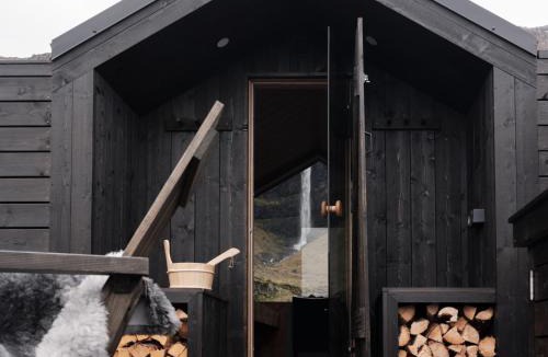 Stoovarfjorour Apartment | Waterfall Villa - Black Beach & Fjord Views