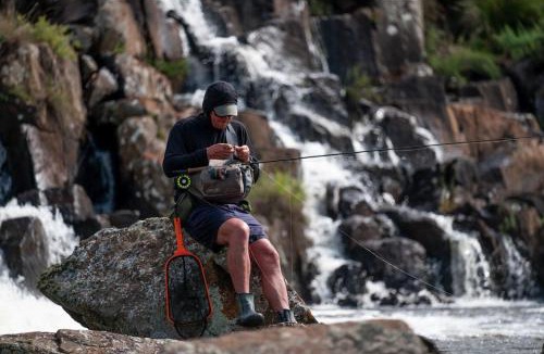 Dullstroom Villa | Waterfall Villa Stone Hot Tub Trout Estate