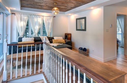 St-Adolphe-d'Howard Cottage | Waterfront Shabby Chic Chalet