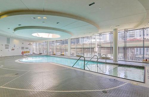 Toronto Entertainment District Apartment | Waterfront 1 Bdr, 2bed, CN Tower, Parking 4 guests