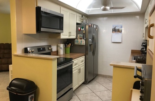 Stuart Condo | Waterfront 1-bedroom condo with Boat Dock