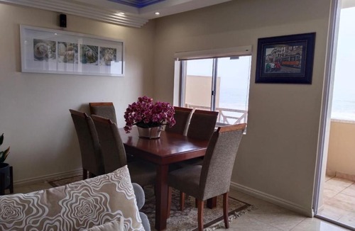 Selection Beach Apartment | Waterfront 19
