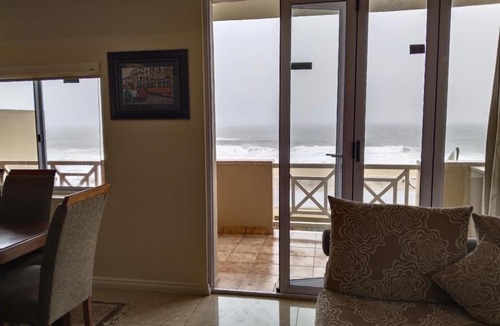 Selection Beach Apartment | Waterfront 19