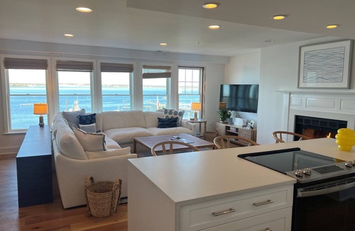 Jamestown Condo | Waterfront 2 bdrm, 2 bath Condo in the Heart of Jamestown