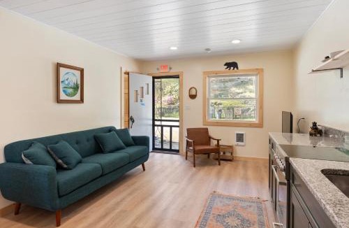 Holderness House | Waterfront 2 bed 2 bath (Suite 2)