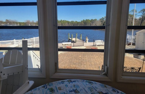 Osbornsville House | Waterfront! 2-bedroom house with amazing views & all the comforts of home!